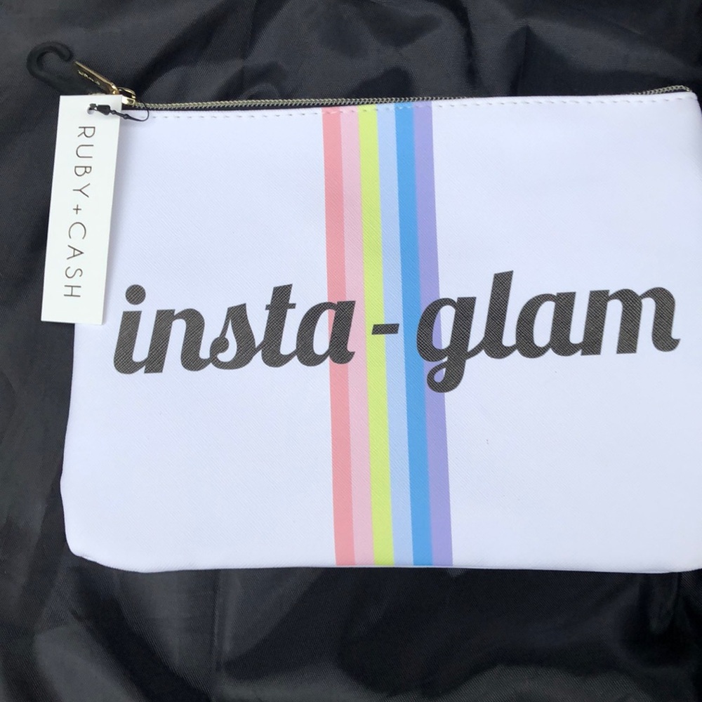💕CUTE 💕Ruby & Cash Cosmetics Bag - Picture 2 of 3